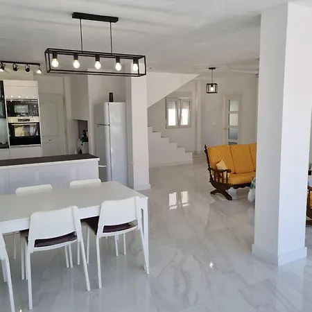 Villa Blanca Vista Al Mar, 30metros De La Playa